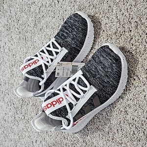 NWT boys adidas size 6.5 sneakers